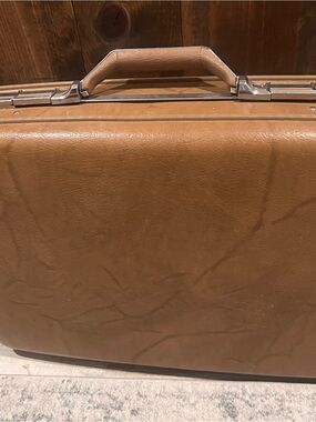 Vintage American Tourister hard shell suitcase luggage